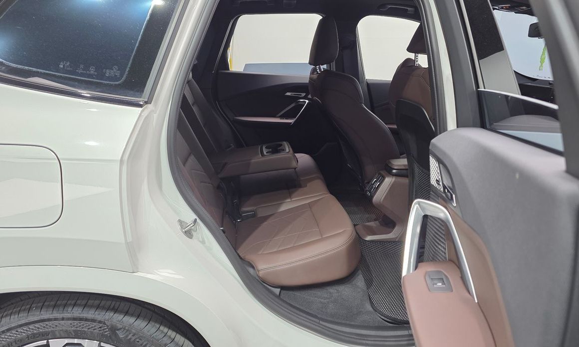 BMW iX1 2024