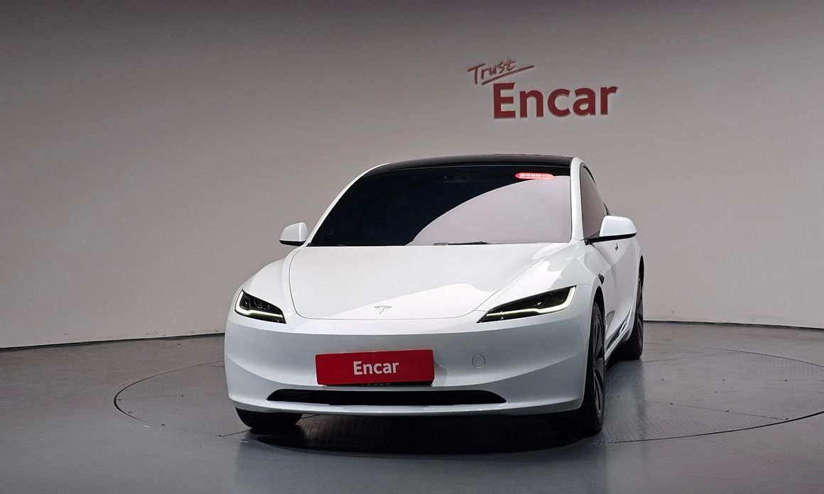 Tesla Model 3 2024