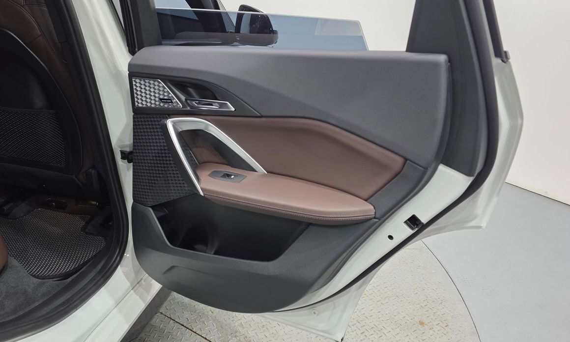 BMW iX1 2024