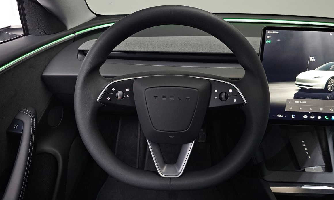 Tesla Model 3 2024