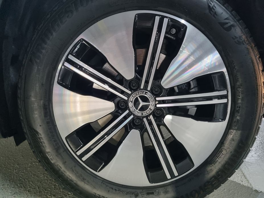 Mercedes-Benz EQB 2024