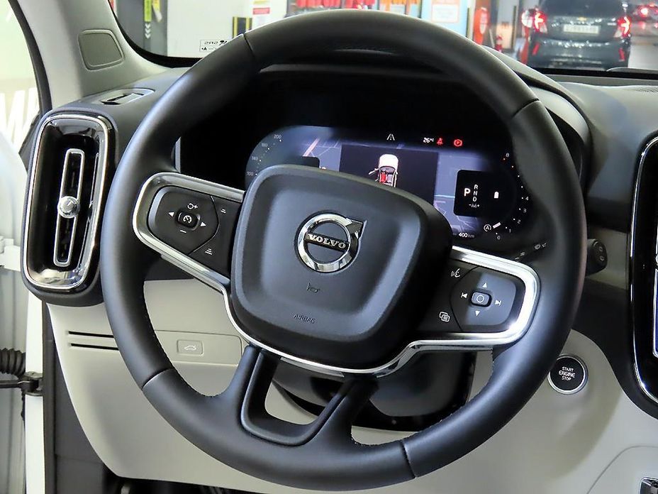 Volvo XC40 2026