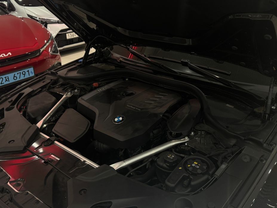 BMW 5-Series 2023
