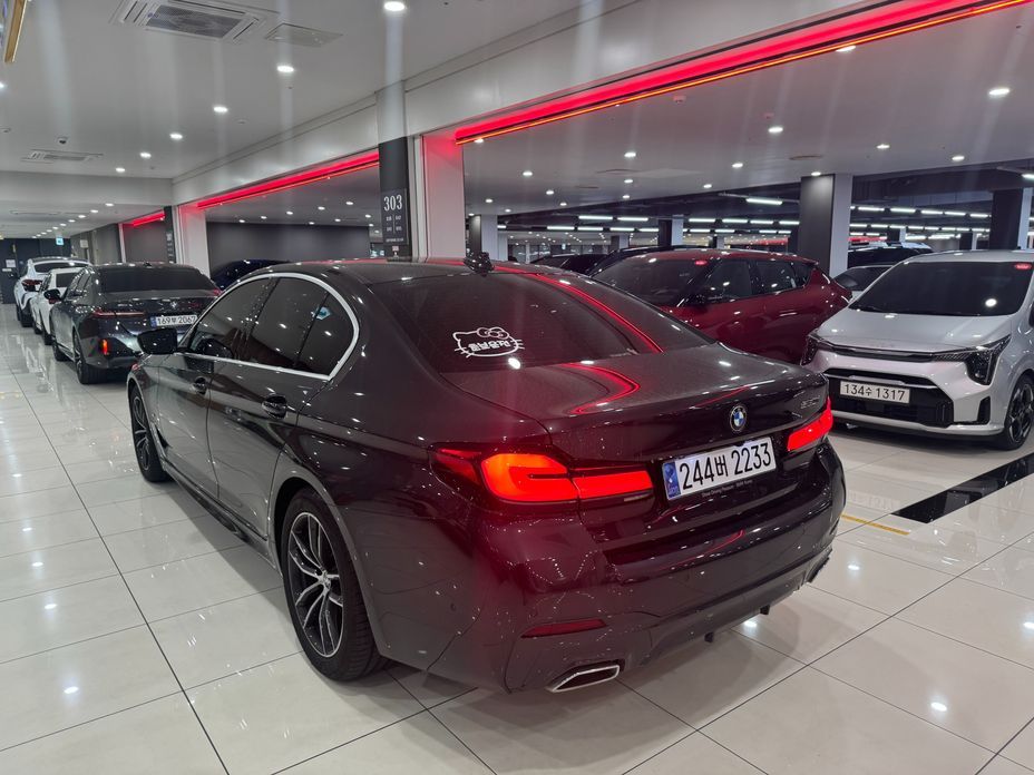 BMW 5-Series 2023