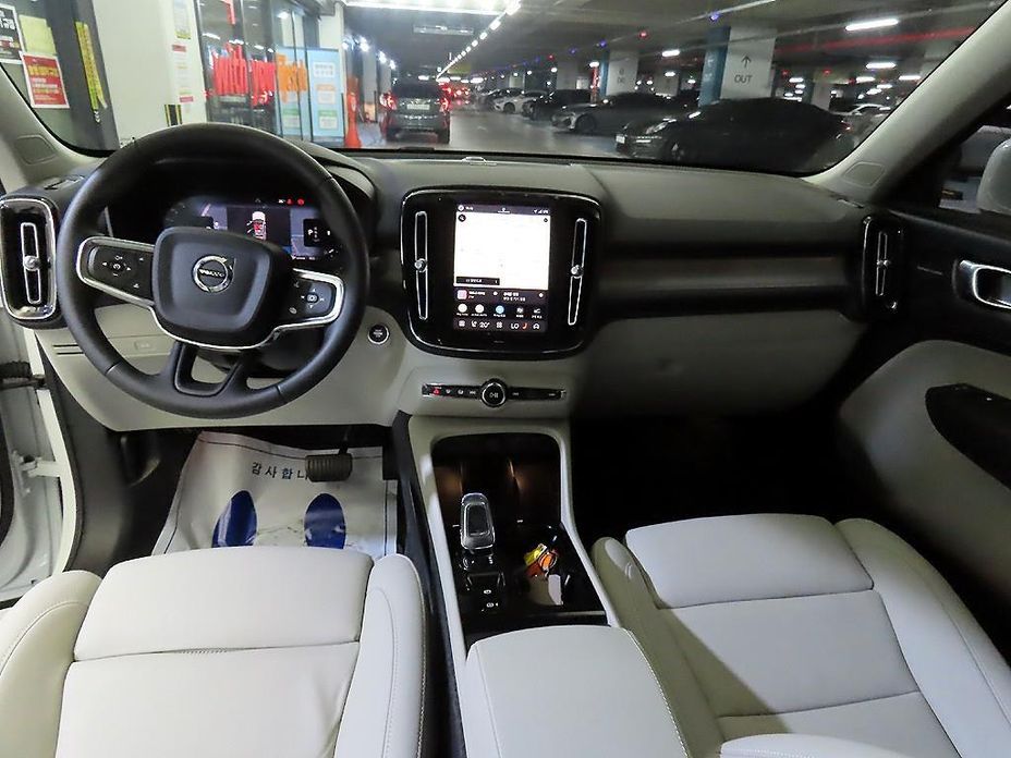 Volvo XC40 2026