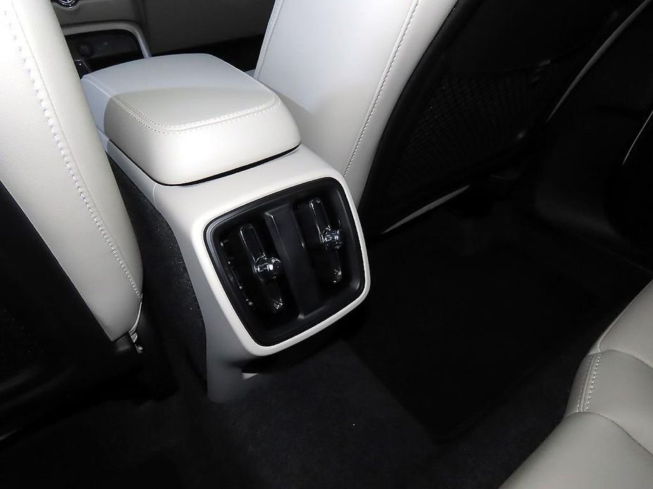 Volvo XC40 2026