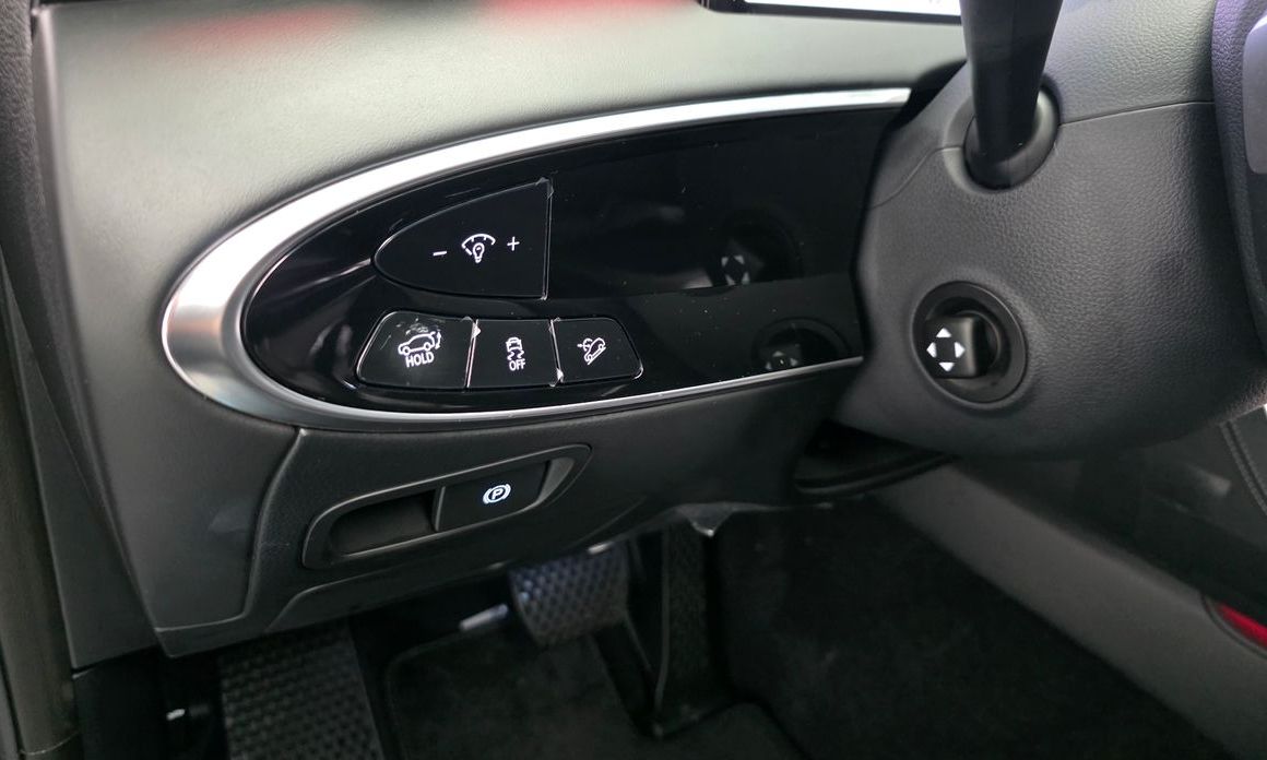 Genesis GV70 2025