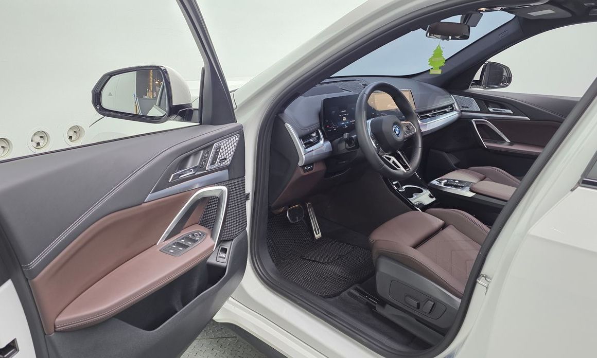 BMW iX1 2024
