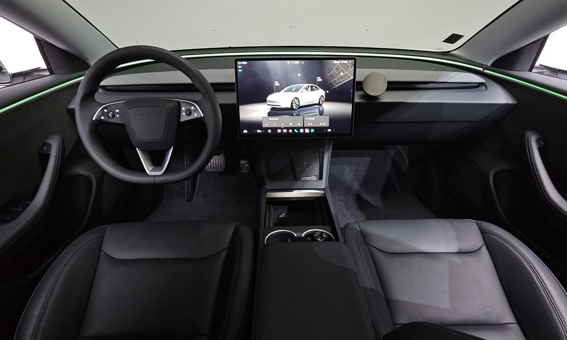 Tesla Model 3 2024