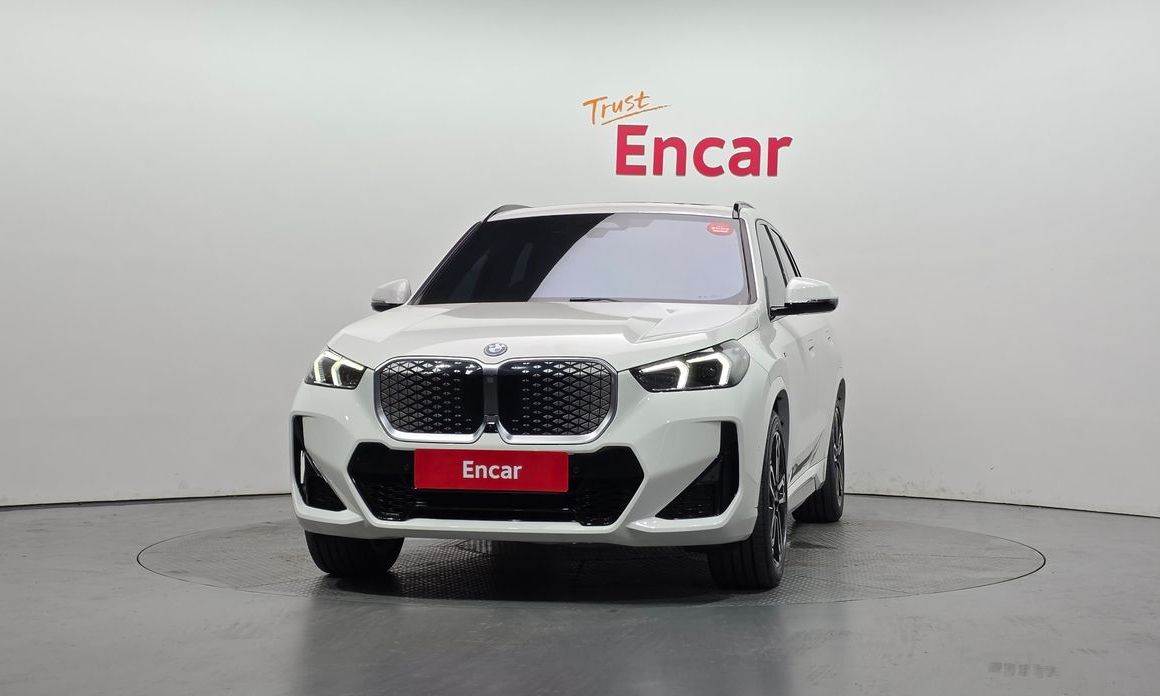 BMW iX1 2024