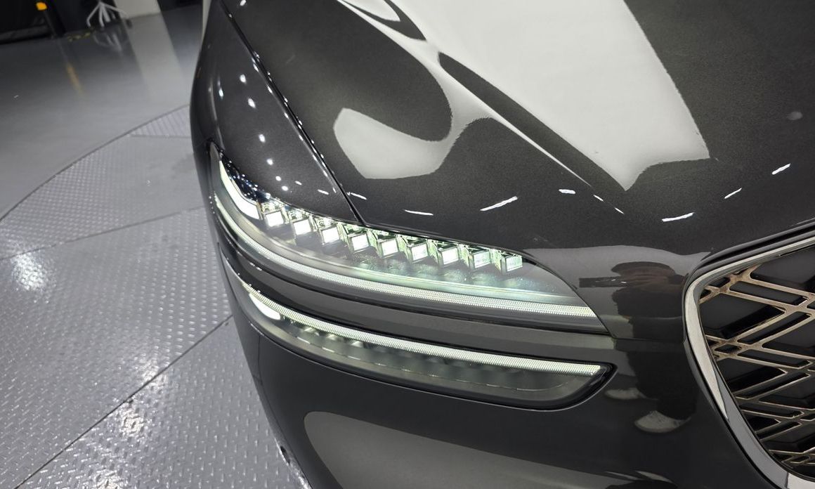 Genesis GV70 2025