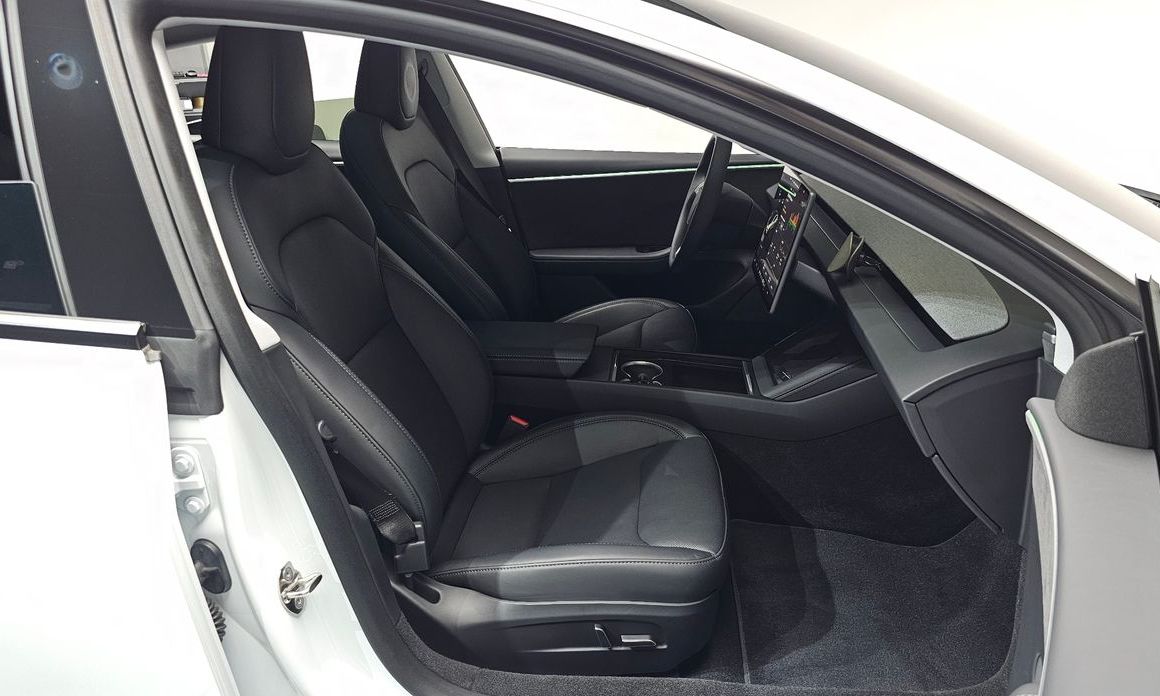 Tesla Model 3 2024
