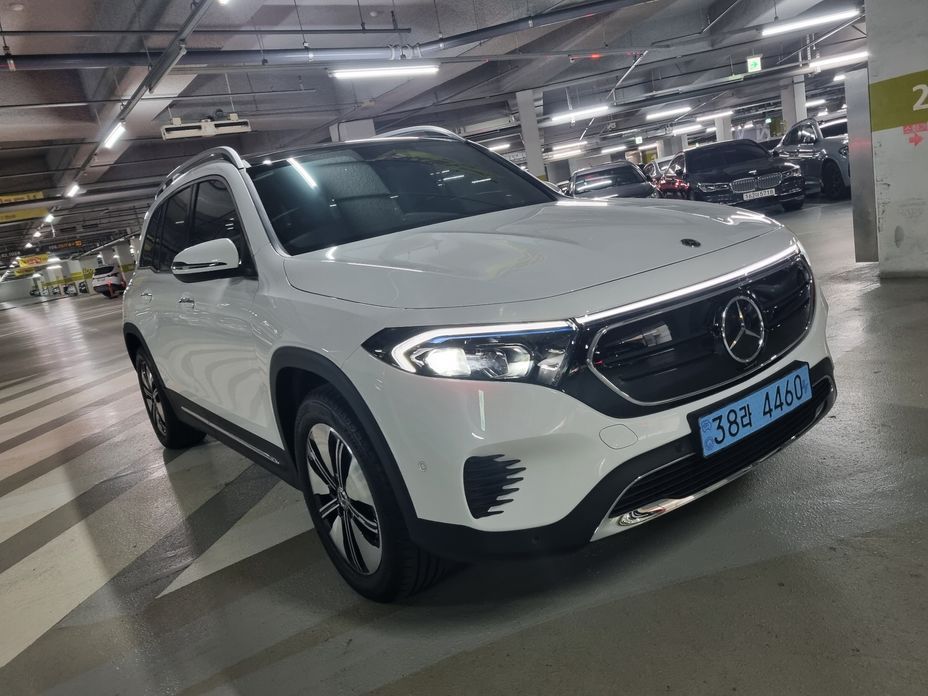 Mercedes-Benz EQB 2024