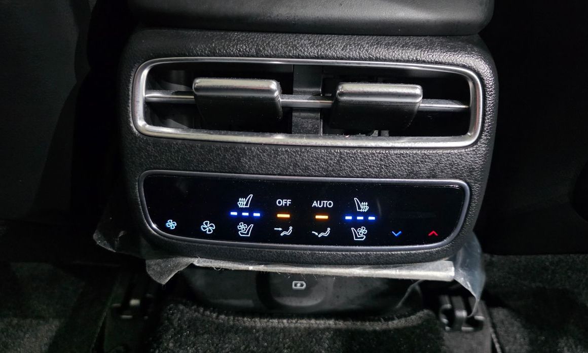 Genesis GV70 2025