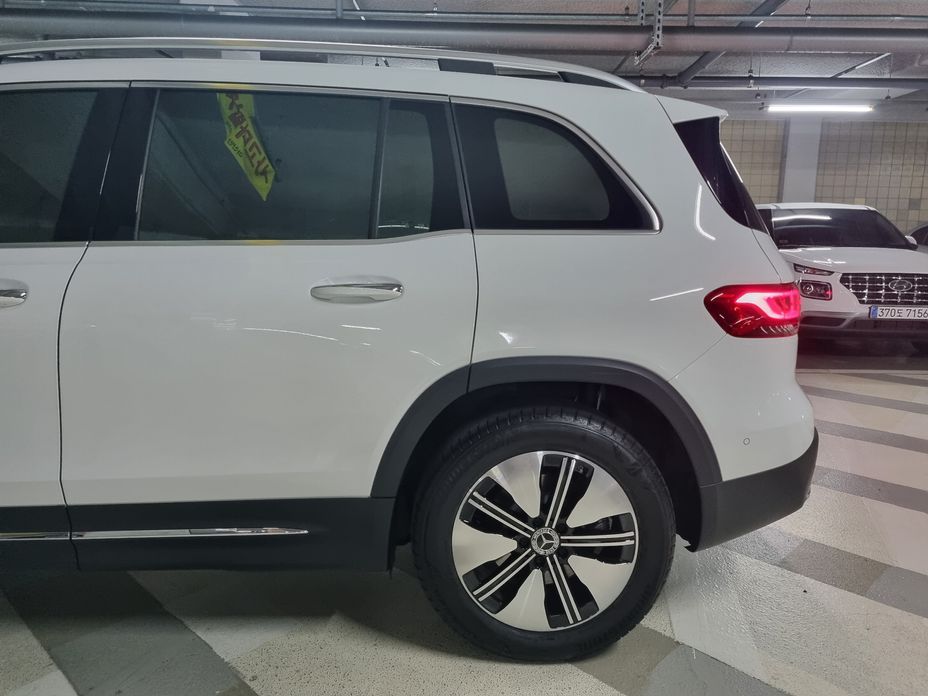 Mercedes-Benz EQB 2024