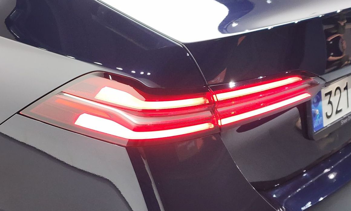 BMW 5-Series 2024