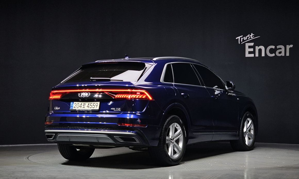 Audi Q8 2021