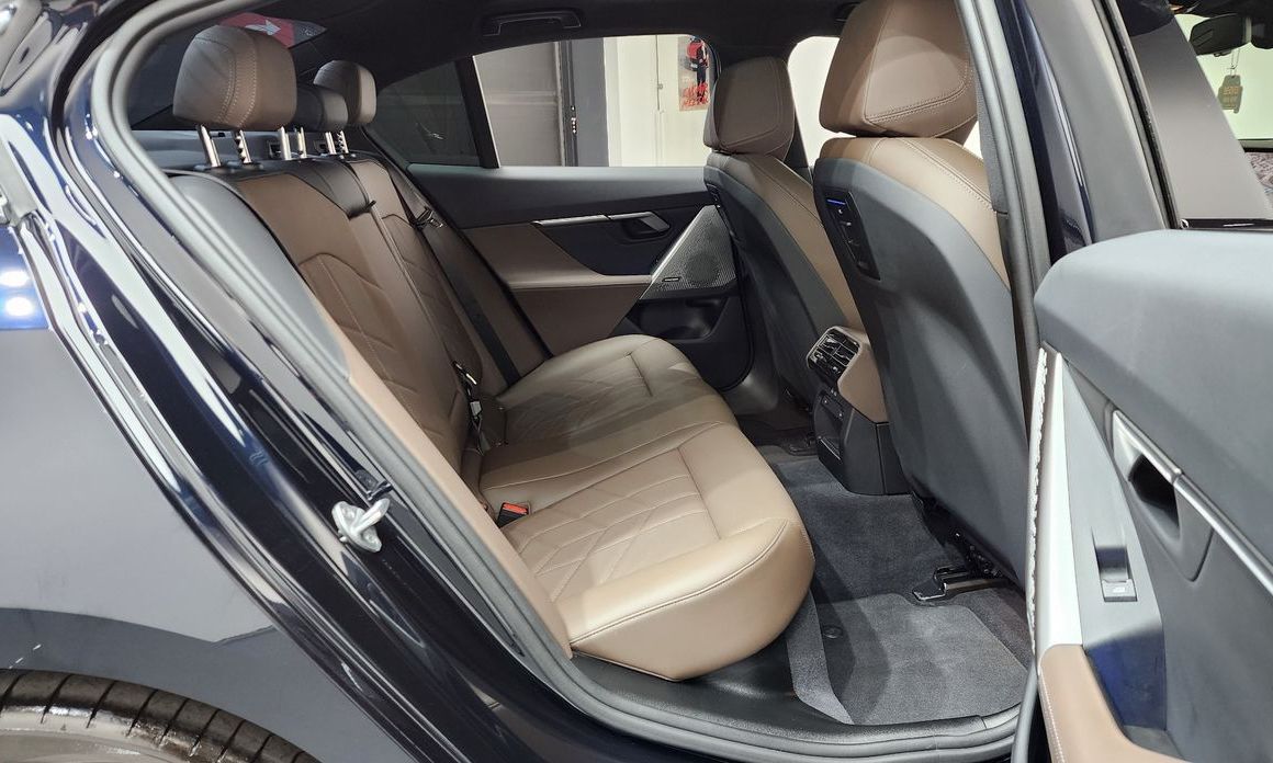 BMW 5-Series 2024