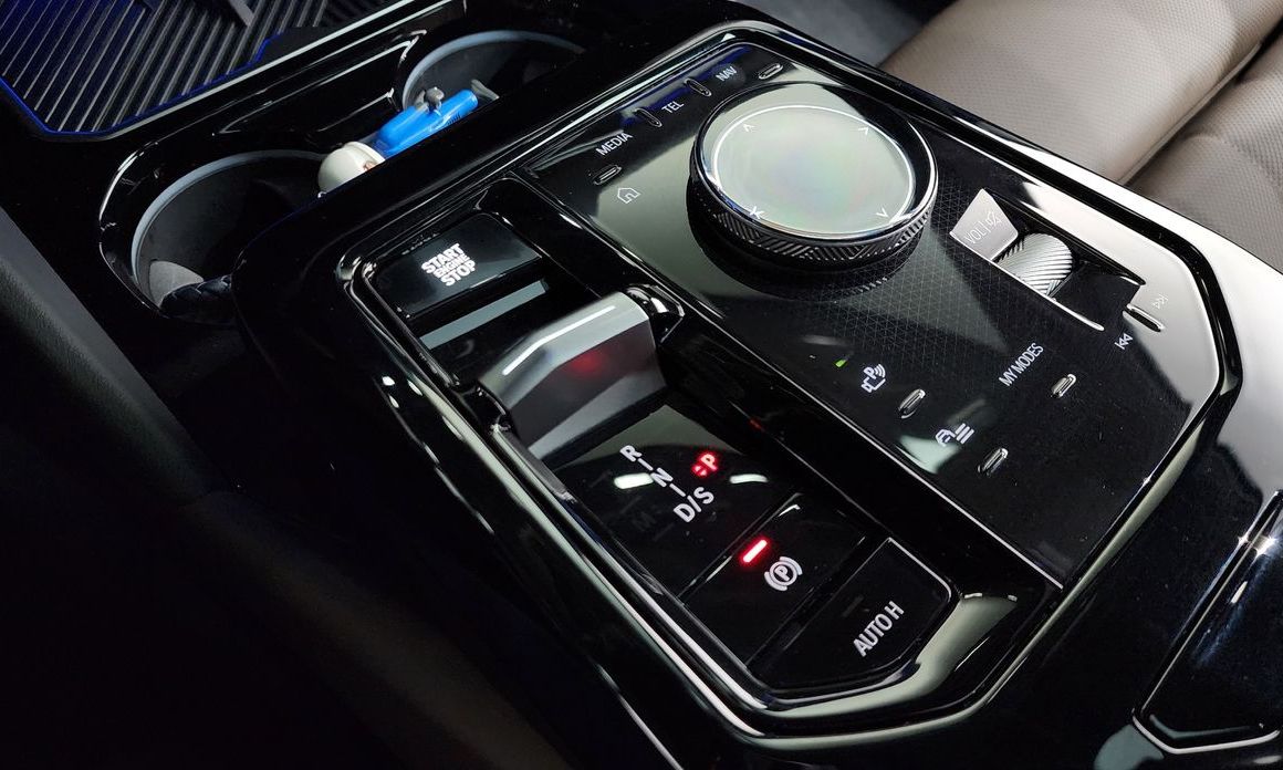 BMW 5-Series 2024