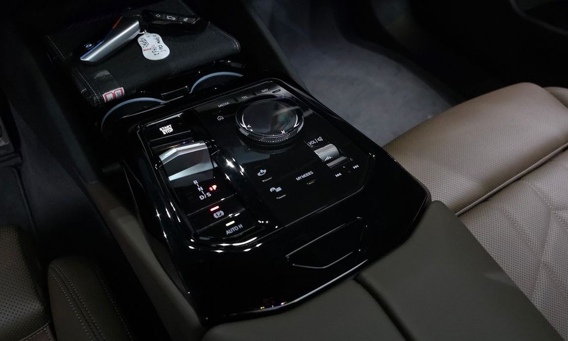 BMW 5-Series 2024