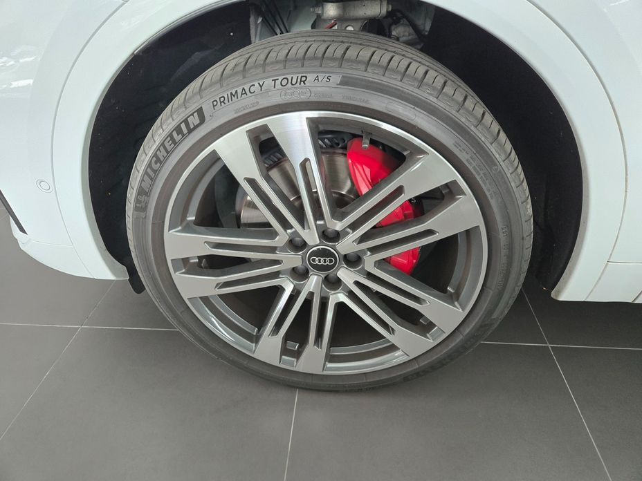 Audi SQ5 2022