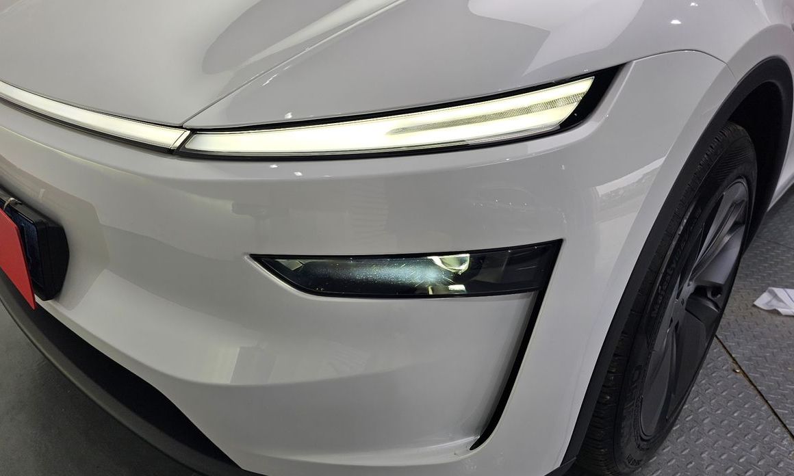 Tesla Model Y 2025