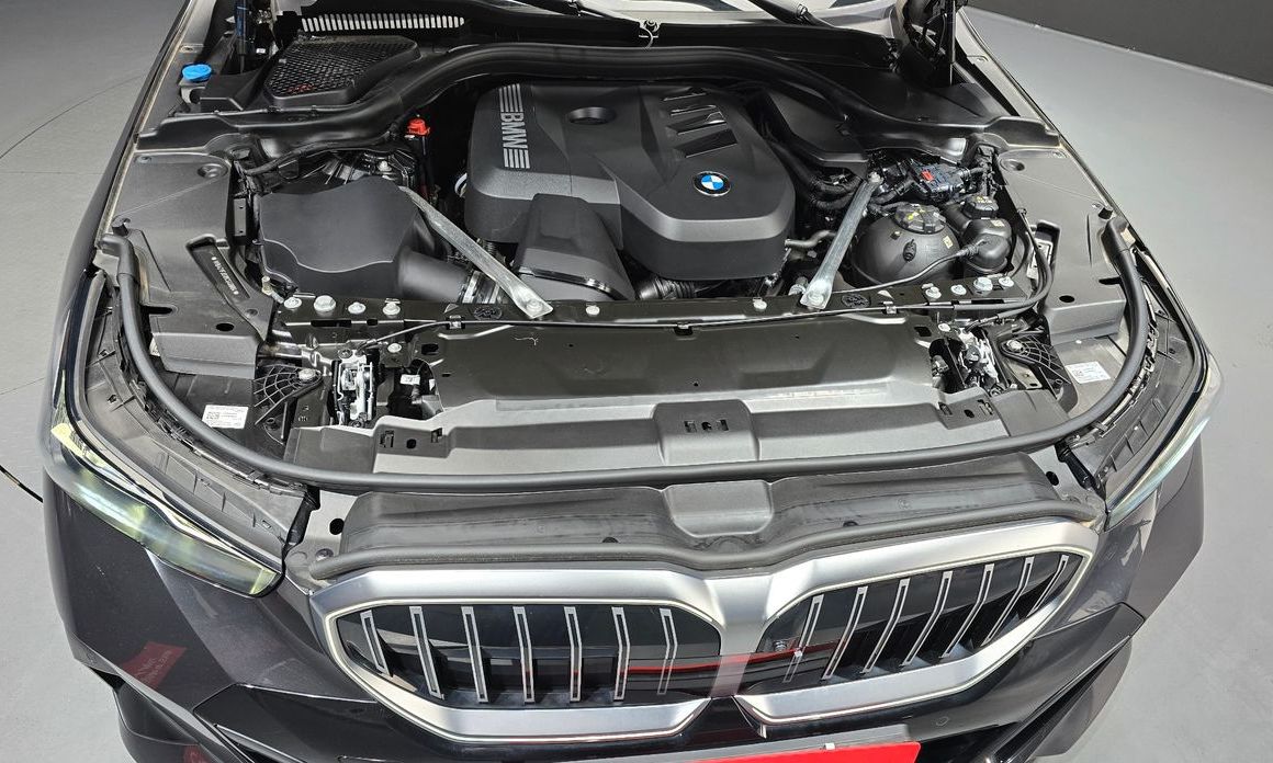 BMW 5-Series 2024