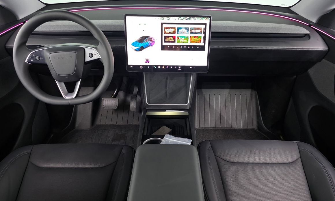 Tesla Model Y 2025