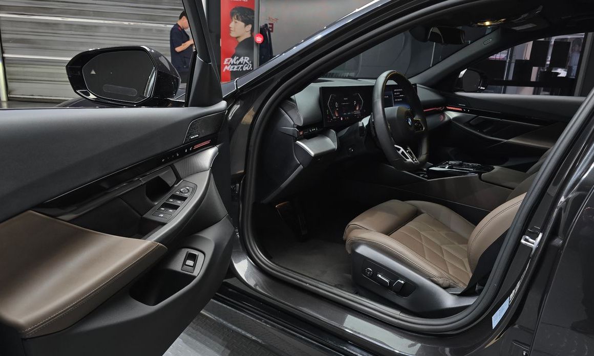 BMW 5-Series 2024