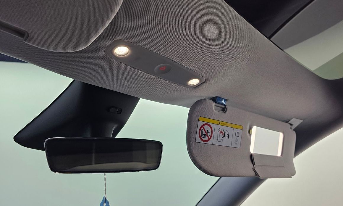 Tesla Model Y 2025