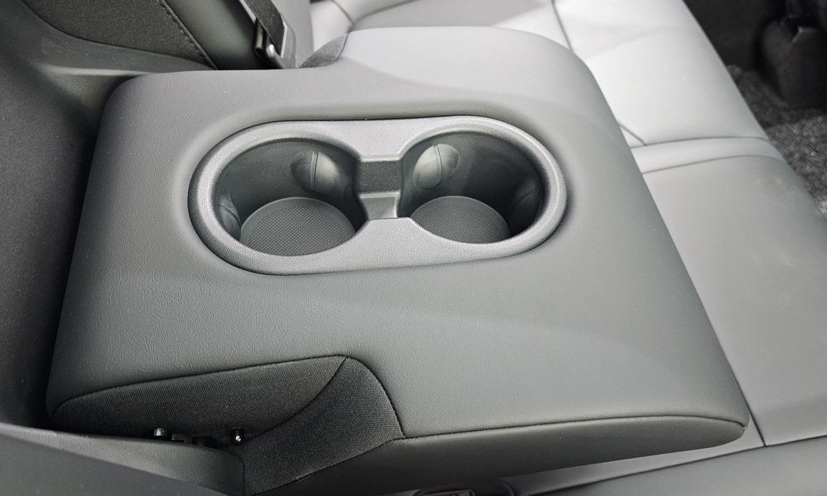 Tesla Model Y 2025