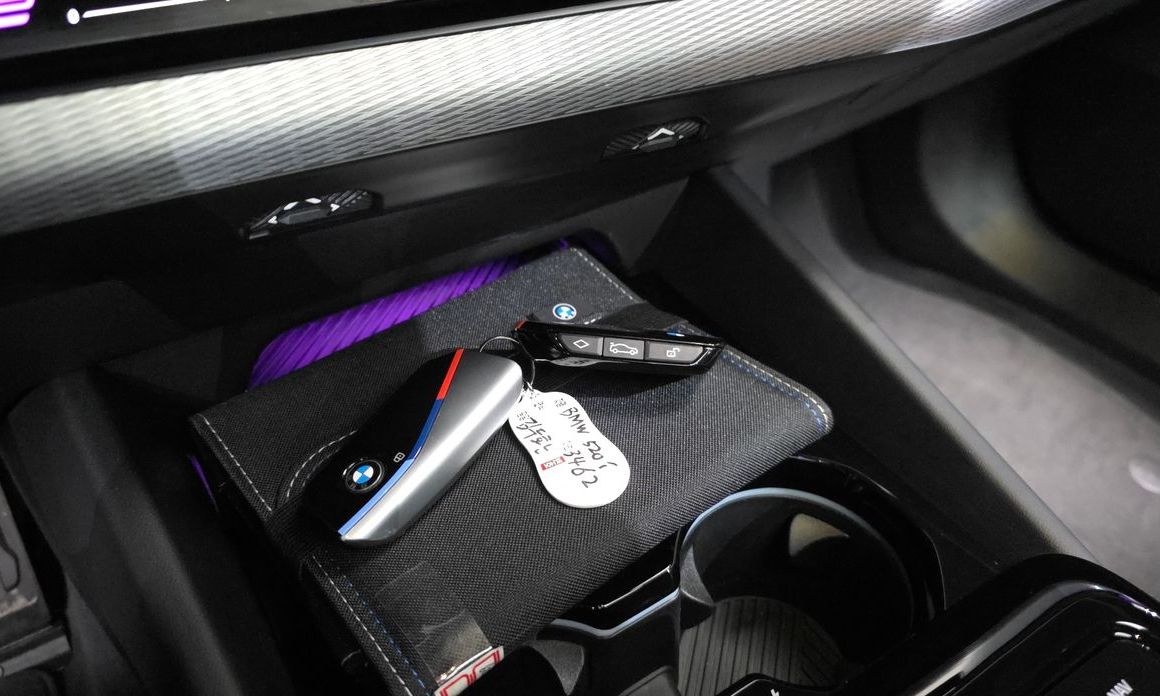 BMW 5-Series 2024