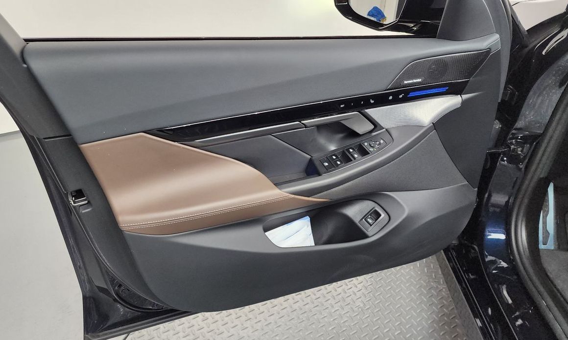 BMW 5-Series 2024