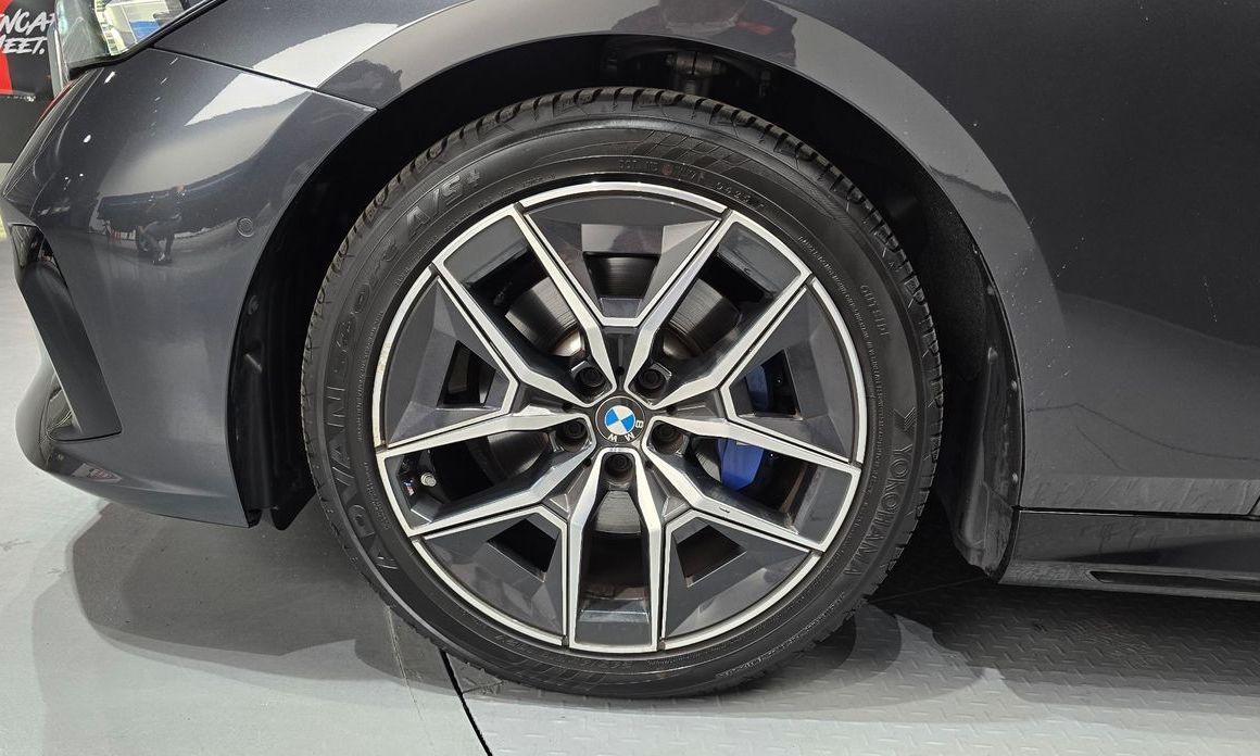 BMW 5-Series 2024