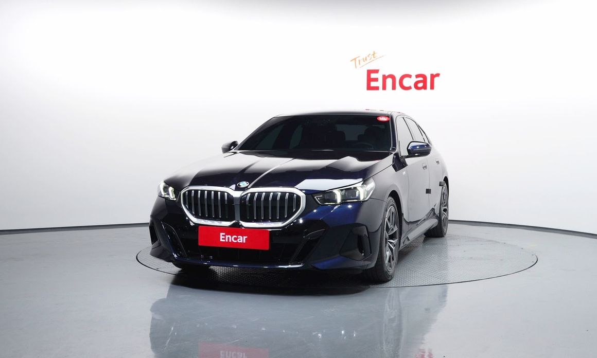 BMW 5-Series 2024