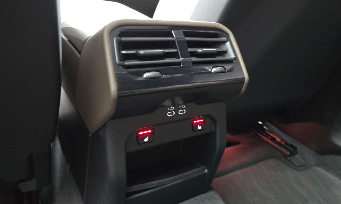 BMW 5-Series 2024