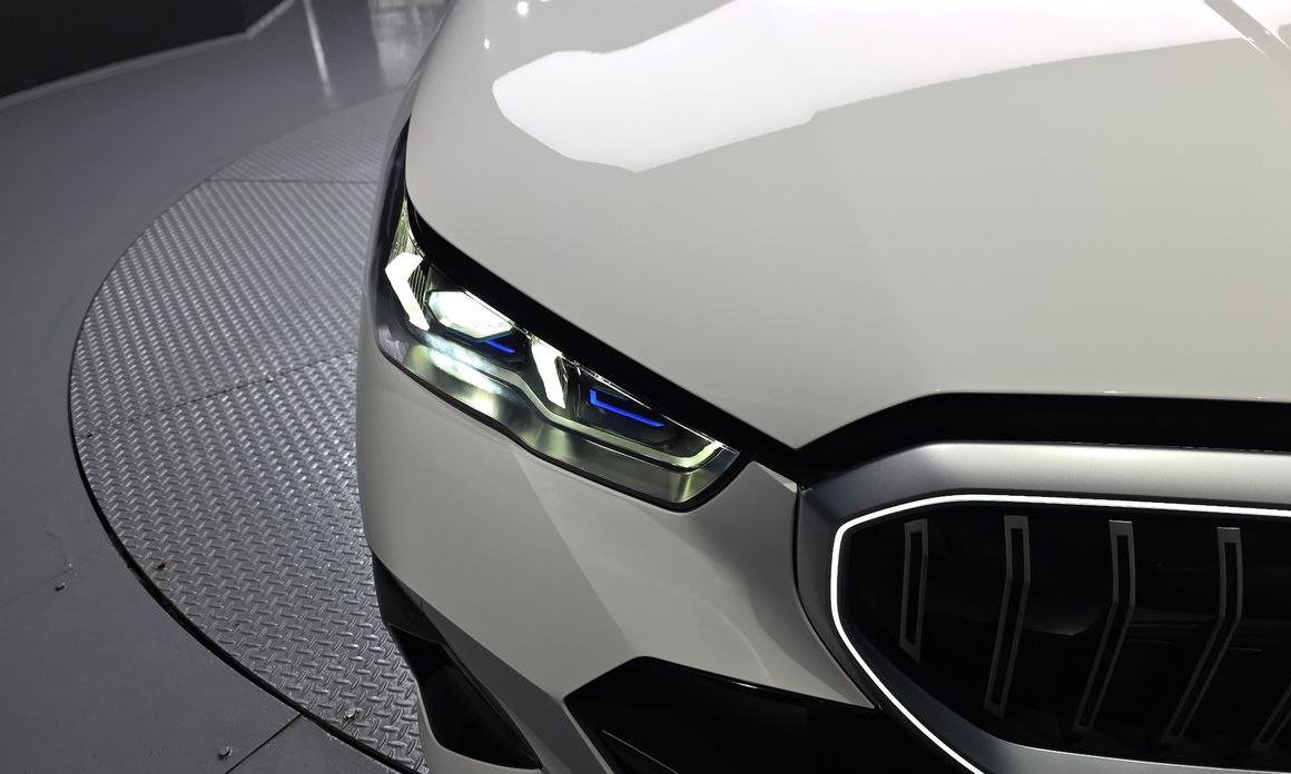BMW 5-Series 2024