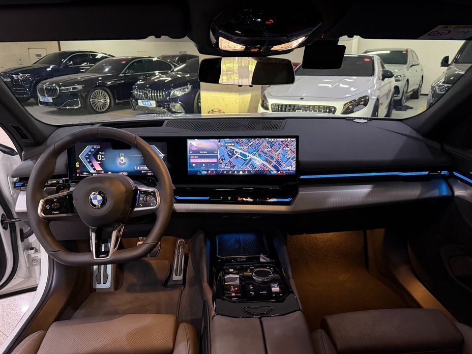 BMW 5-Series 2024