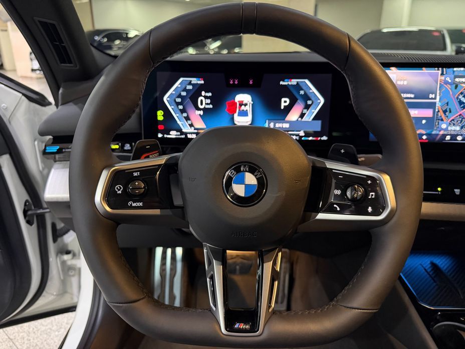 BMW 5-Series 2024