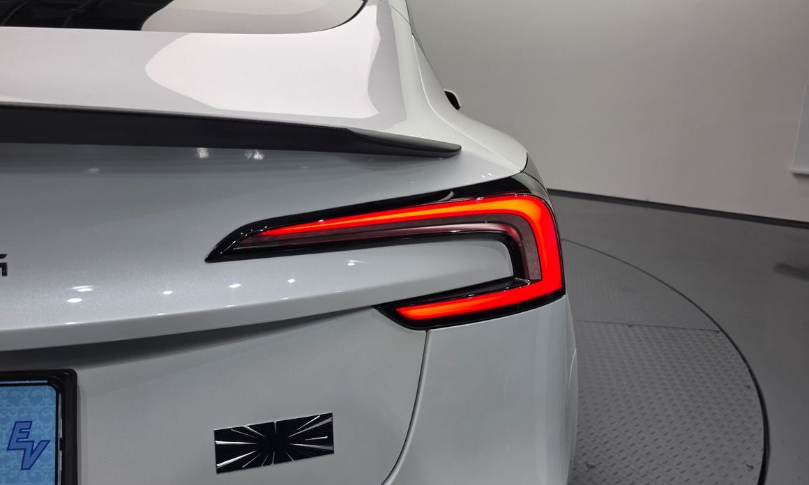 Tesla Model 3 2024