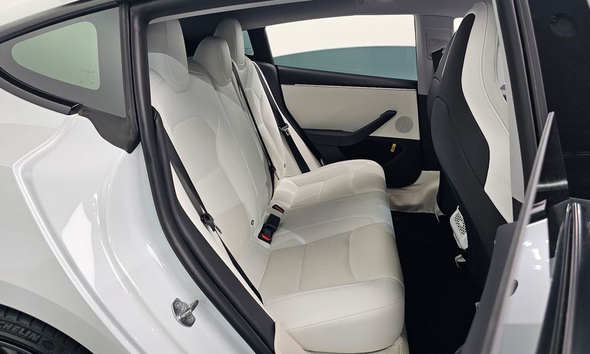Tesla Model 3 2024
