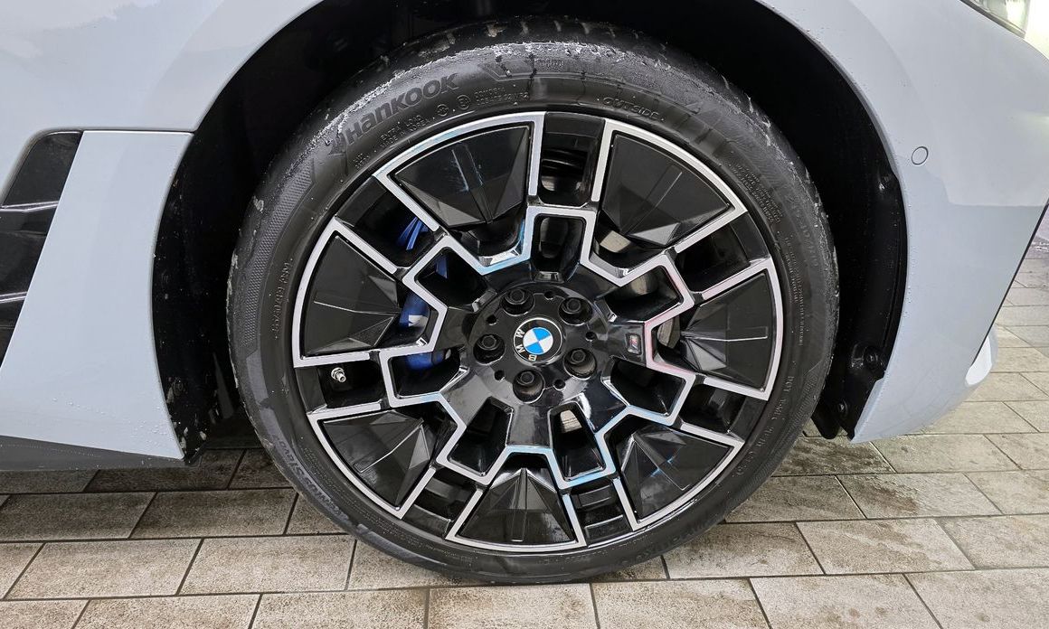 BMW i4 2025