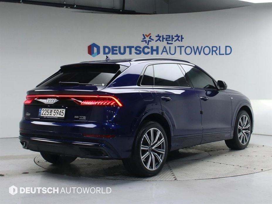 Audi Q8 2021