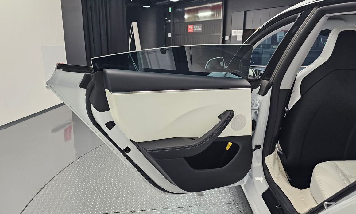 Tesla Model 3 2024