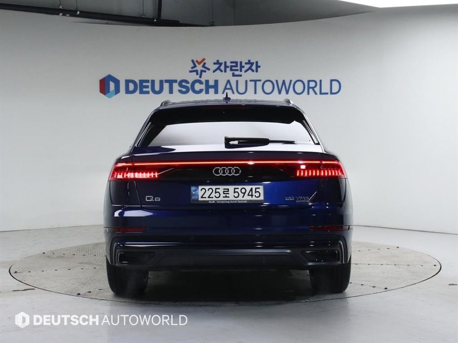 Audi Q8 2021