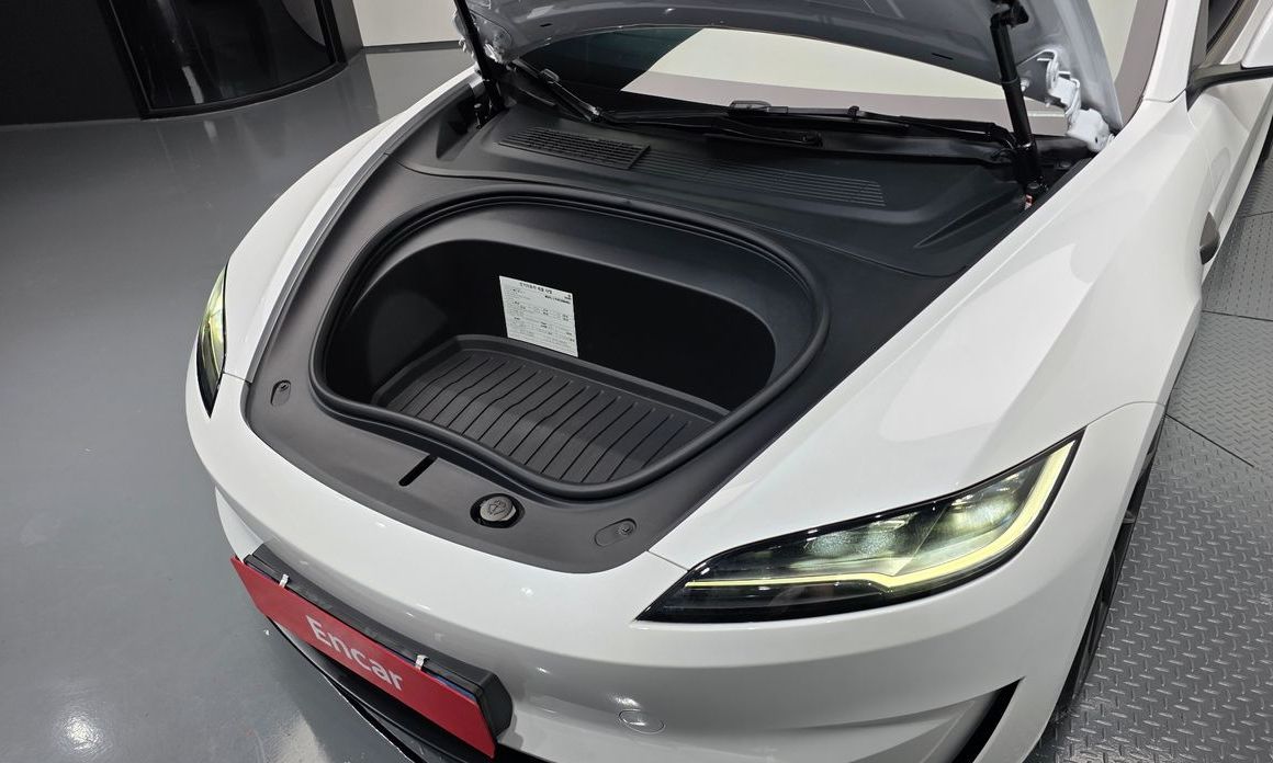 Tesla Model 3 2024