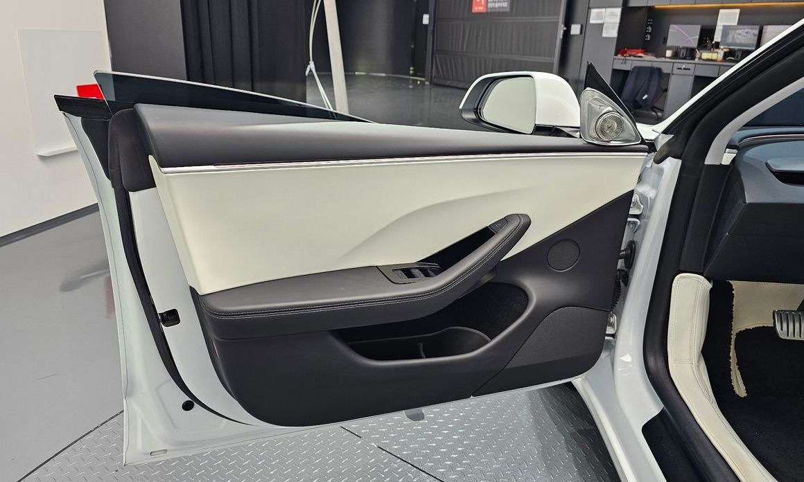 Tesla Model 3 2024