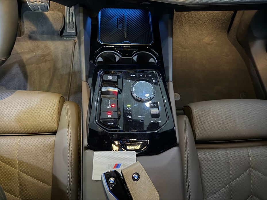 BMW 5-Series 2024