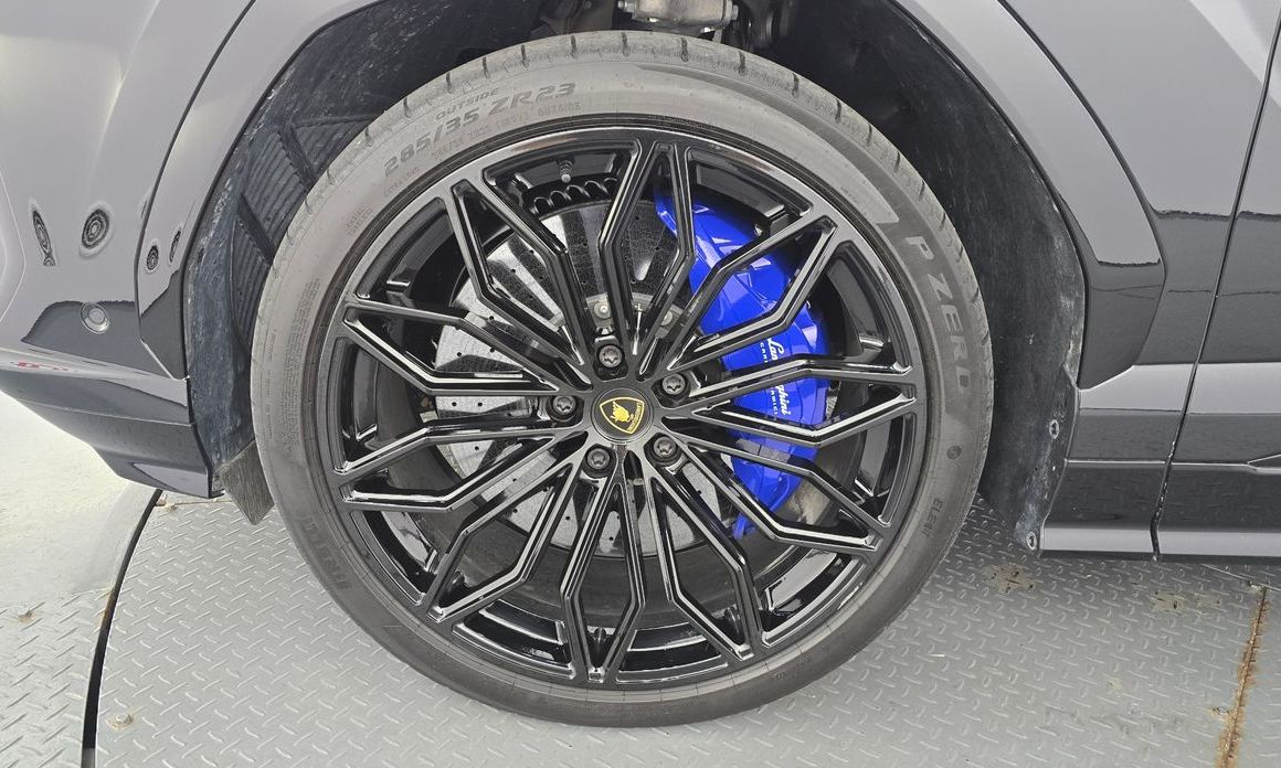 Lamborghini Urus 2025