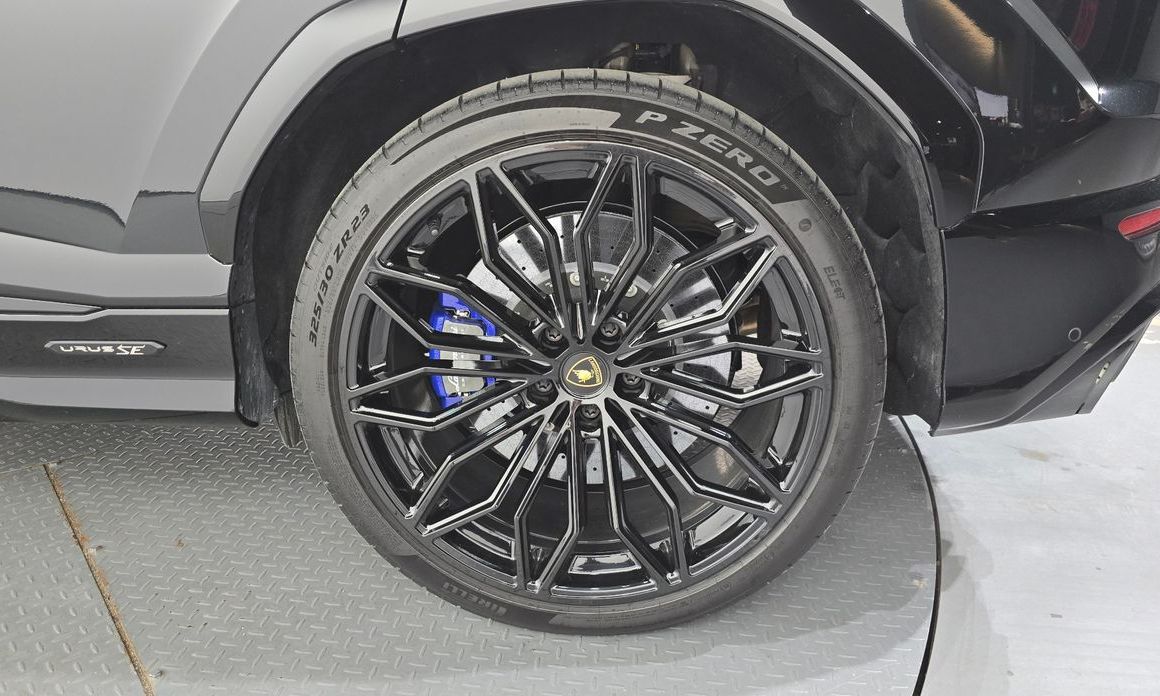 Lamborghini Urus 2025